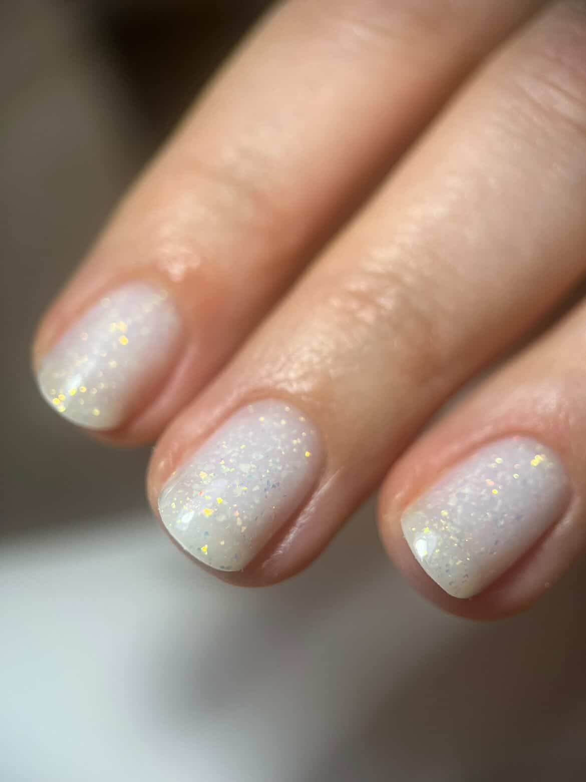 pose-vernis-gel-prothesiste-ongulaire-nay-hemera-studio (2)