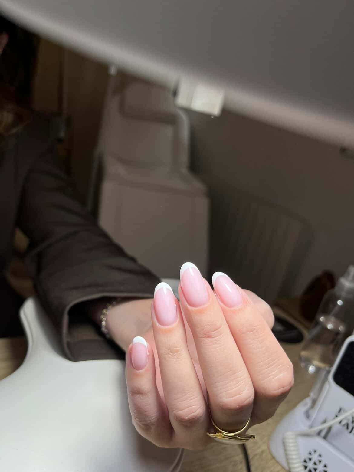 pose-vernis-gel-prothesiste-ongulaire-nay-hemera-studio (3)